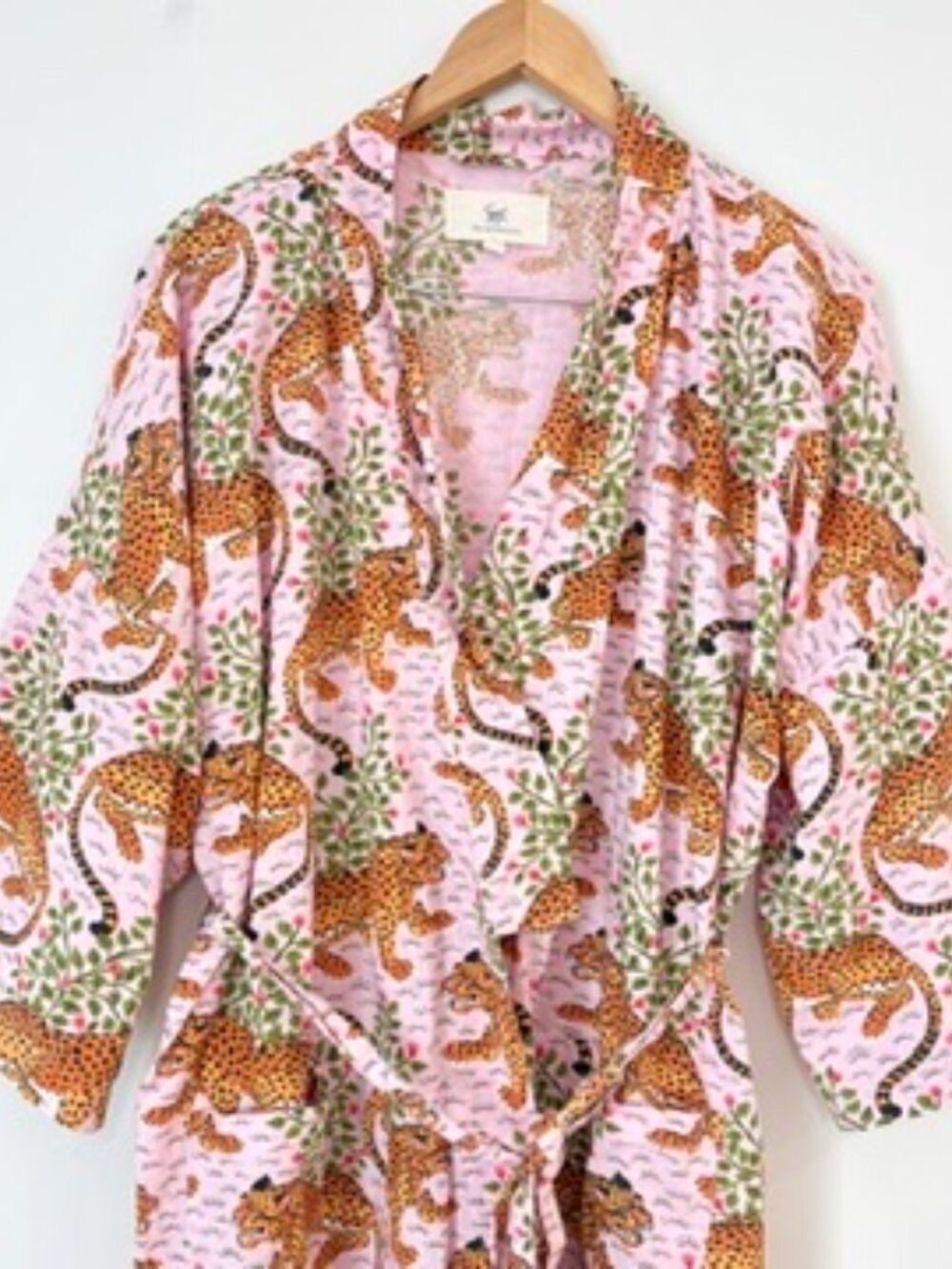 Printfresh Robe in Bagheera In Blush Tiger Print Size L/XL - Picture 2 of 11
